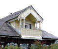 Дом с балконом в Мышкине